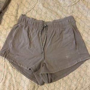 Lululemon inner glow short